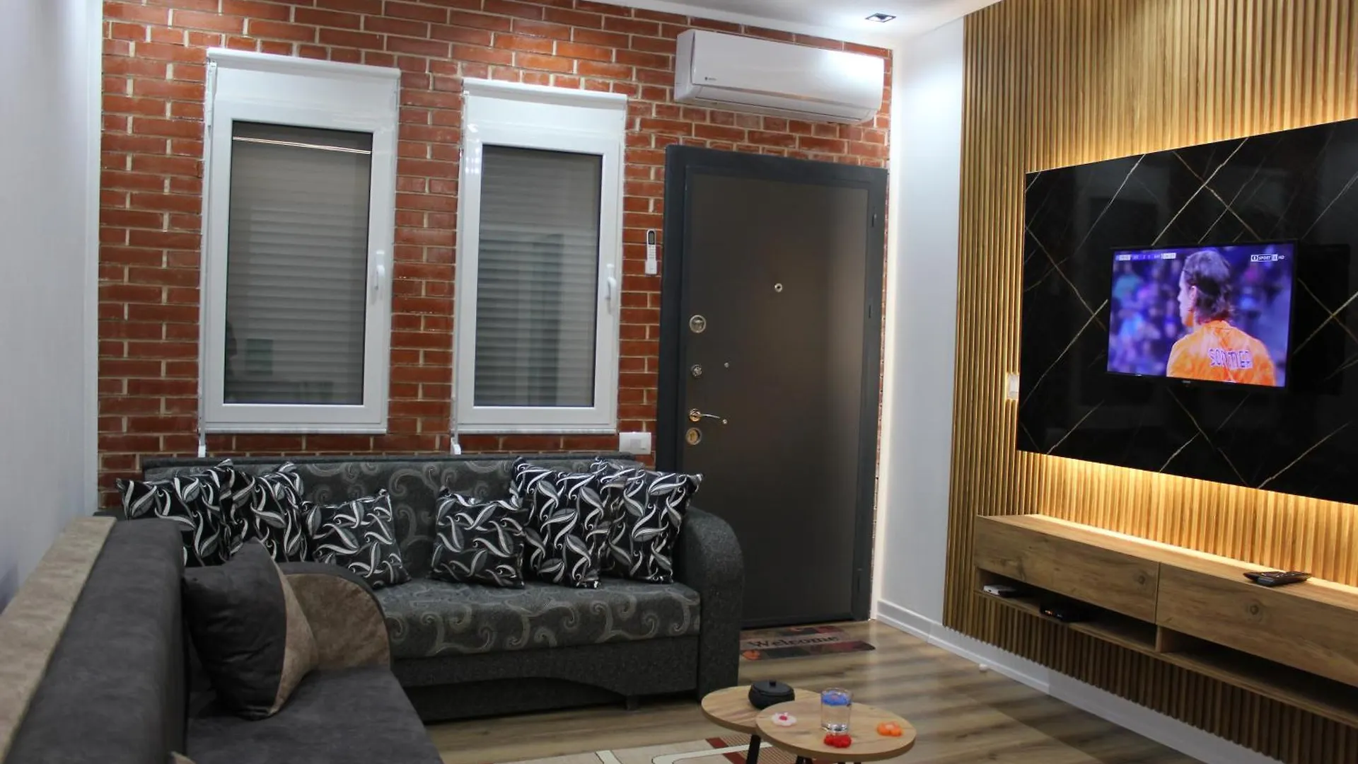 Апартаменты Central Stay With A View Поградец
